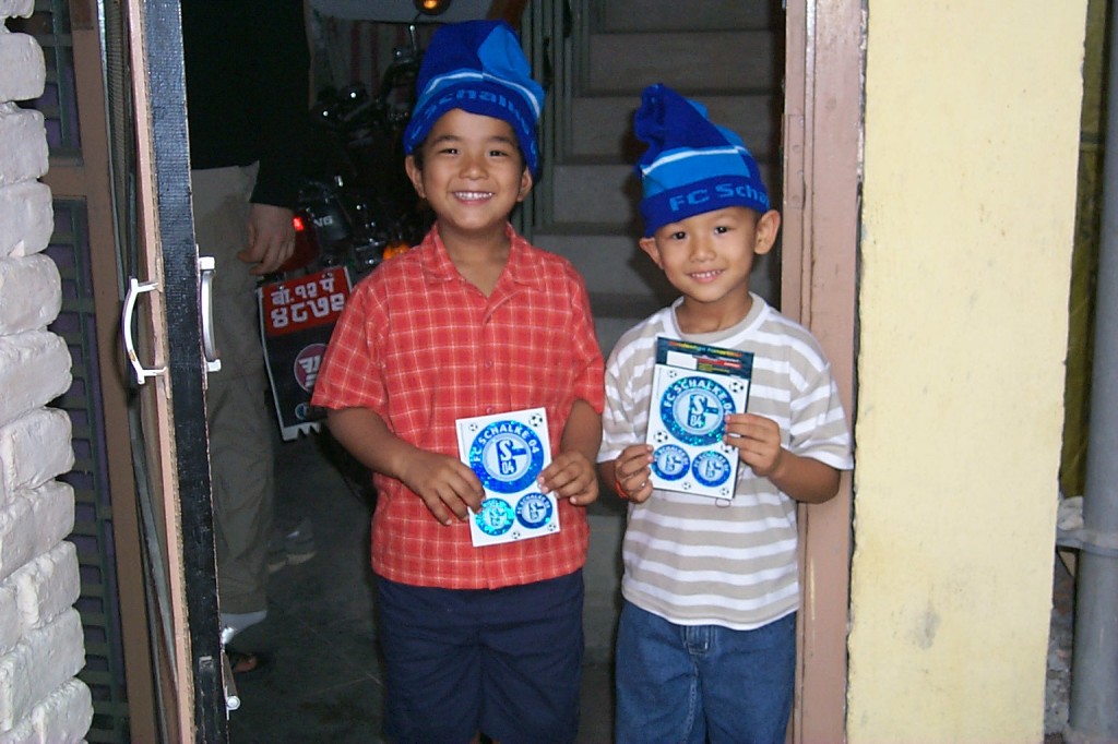 SchalkeFans in Nepal